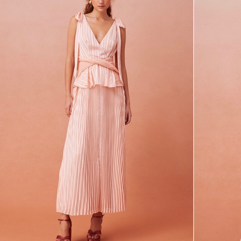 ISO keepsake the label primrose dress in apricot